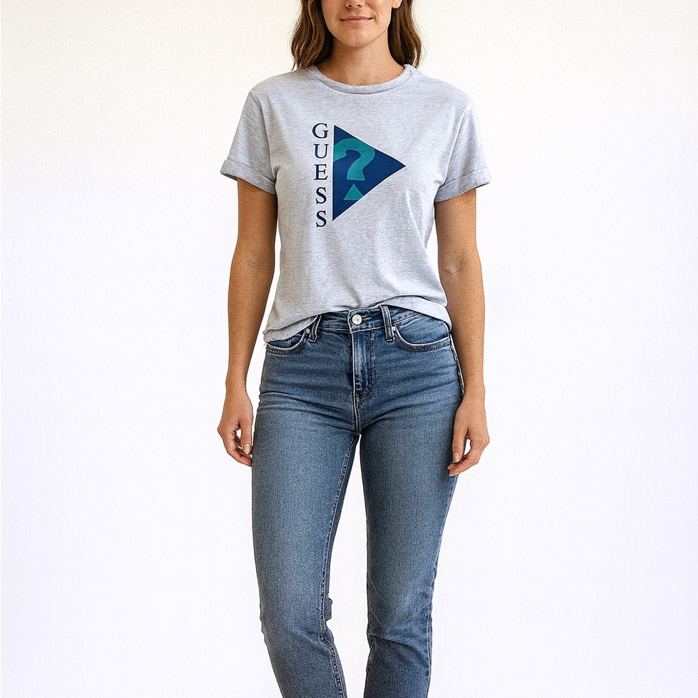 💜Guess Blue Vintage Logo T-Shirt Size Medium.